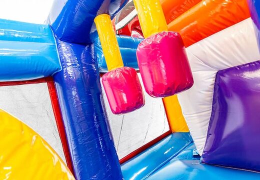 Springkasteel in flamingo theme met een glijbaan bestellen voor kinderen. Koop opblaasbare springkastelen online bij JB Inflatables Nederland