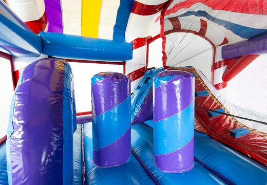 Opblaasbaar overdekt multiplay springkussen met glijbaan bestellen in thema candyland voor kids. Koop opblaasbare springkussens online bij JB Inflatables Nederland
