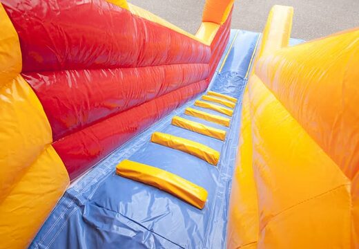 Koop een spectaculaire opblaasbare glijbaan in thema clown met leuke prints voor kids. Bestel opblaasbare glijbanen nu online bij JB Inflatables Nederland