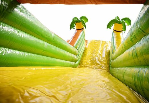 Perfecte opblaasbare glijbaan in gorilla thema met 3D-objecten voor kids kopen. Bestel opblaasbare glijbanen nu online bij JB Inflatables Nederland