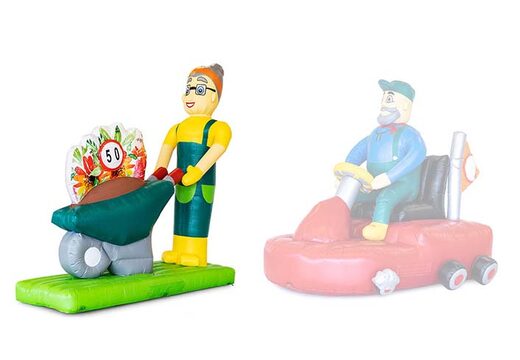 Sarah pop met kruiwagen in haar handen kopen voor verjaardagen