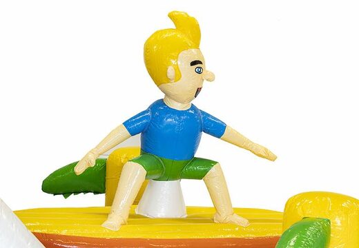 13.5 meter lange stormbaan in thema surf met passende 3D objecten kopen voor kids.  Bestel opblaasbare stormbanen nu online bij JB Inflatables Nederland