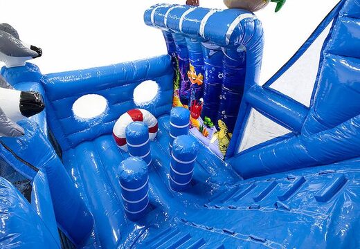 Koop opblaasbare 9 meter stormbaan met met 3D-objecten in thema seaworld voor kids. Bestel opblaasbare stormbanen nu online bij JB Inflatables Nederland