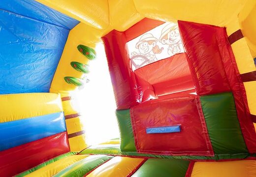 Opblaasbaar luchtkussen in amazon safari thema met glijbaan voor kinderen bestellen 