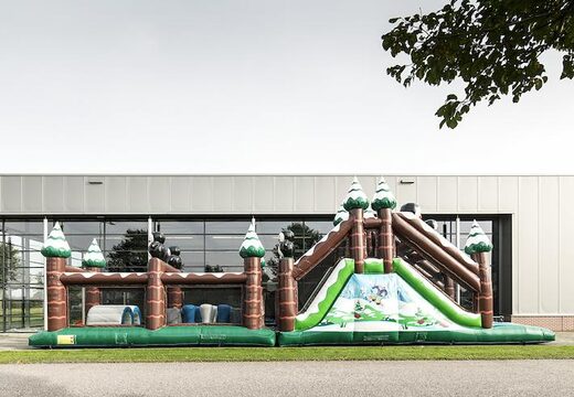 Haal uw unieke 17 meter brede stormbaan in winter thema met 7 spelelementen en kleurrijke objecten nu voor kinderen. Bestel opblaasbare stormbanen bij JB Inflatables Nederland