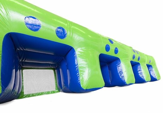 Opblaasbare voetbal sjoelwand in het groen met blauw bestellen voor kinderen