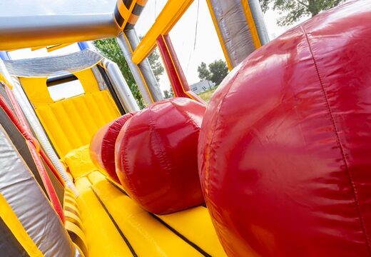 Mega stormbaan met voltage thema te koop