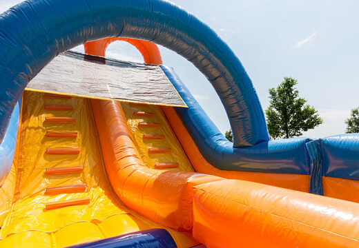 Opblaasbare 27 meter lange dubbele stormbaan in vrolijke kleuren voor kinderen kopen. Bestel opblaasbare stormbanen nu online bij JB Inflatables Nederland