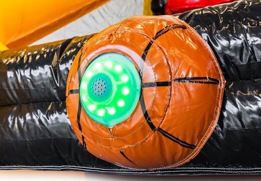 Interactief systeem te gebruiken op springkussen spel