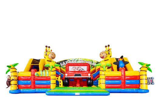 Slideworld in safari thema met palmbomen giraffe