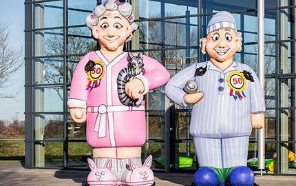 Sarah en Abraham verjaardag opblaaspop pyjama thema